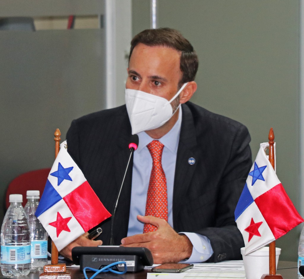 Juan E. Melillo sustentando el presupuesto 2022 ante la Asamblea Nacional de Diputados