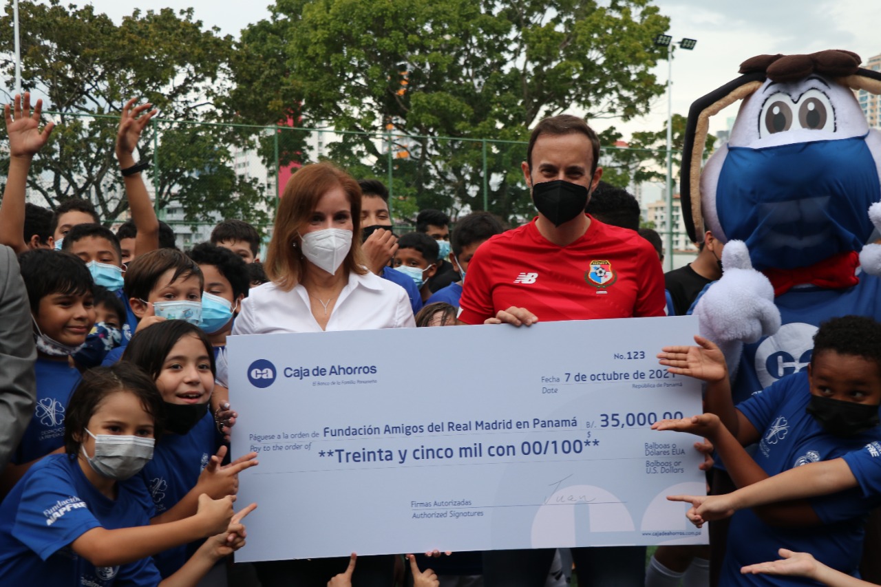 Caja de Ahorros apoya a la Fundación Amigos del Real Madrid