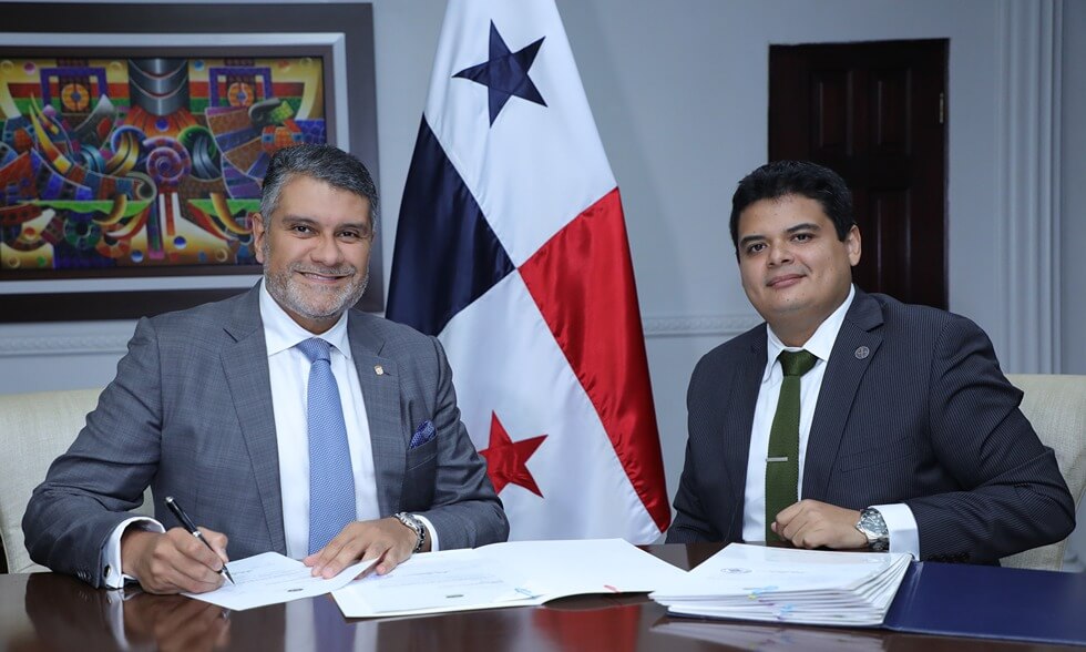 Andrés Farrugia G. es ratificado ante la Asamblea Nacional
